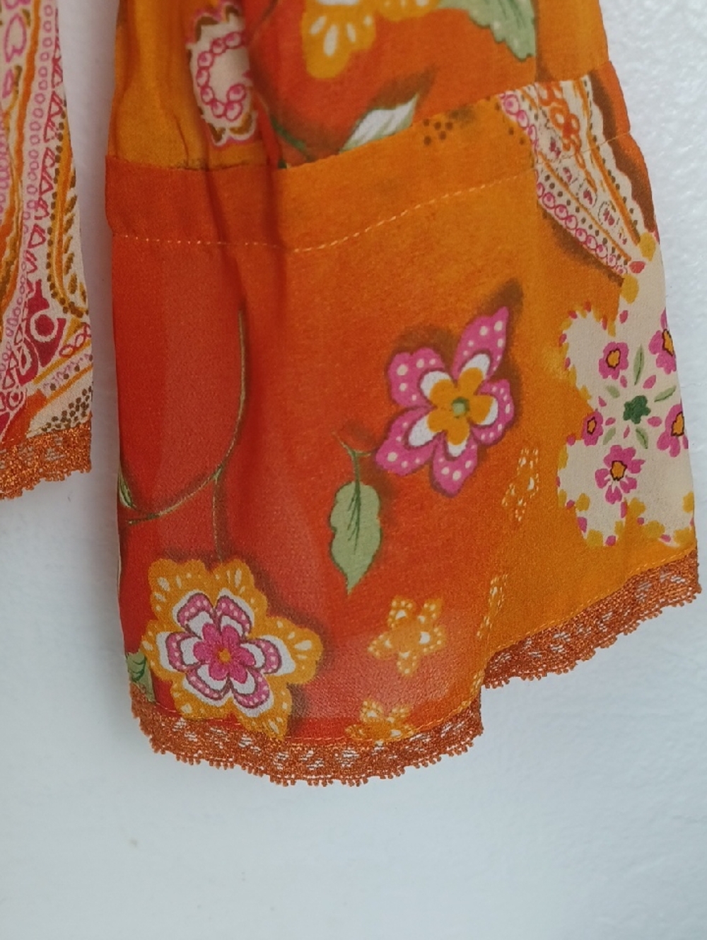 Notations Orange & Cream Paisley Bell Sleeved Gorgeous Creped Romantic Blouse - Picture 3 of 11